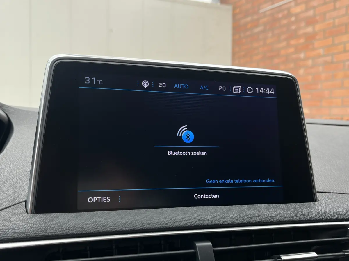 PureTech 130 Automaat Active | Trekhaak afneembaar | Carplay/Android Auto | Parkeersensoren voor + achter | Cruise Control | Climate Control | Navigatie | Bluetooth |