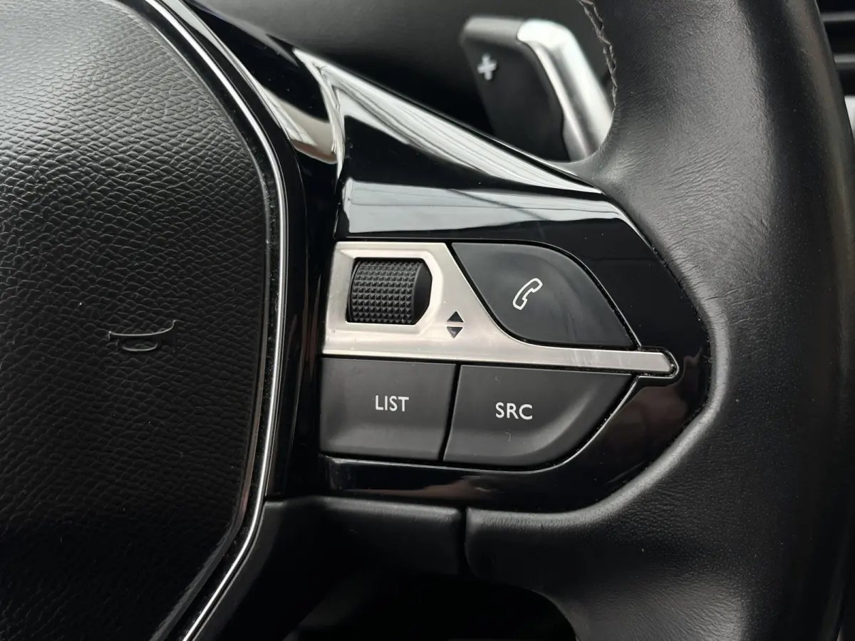 PureTech 130 Automaat Active | Trekhaak afneembaar | Carplay/Android Auto | Parkeersensoren voor + achter | Cruise Control | Climate Control | Navigatie | Bluetooth |