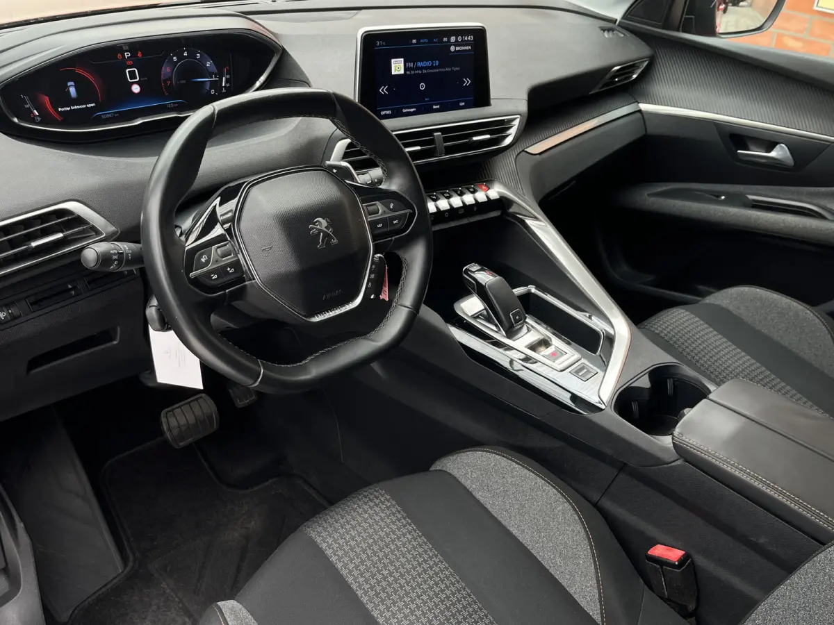 PureTech 130 Automaat Active | Trekhaak afneembaar | Carplay/Android Auto | Parkeersensoren voor + achter | Cruise Control | Climate Control | Navigatie | Bluetooth |