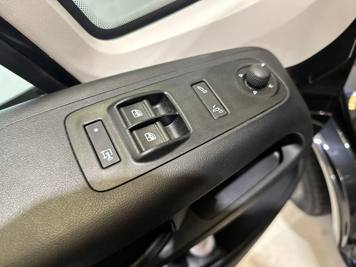 2.2D 180 S&S L2H2 3.5t | Automaat | Navigatie | Climate control | Trekhaak | Zeer compleet! | Demo Sale
