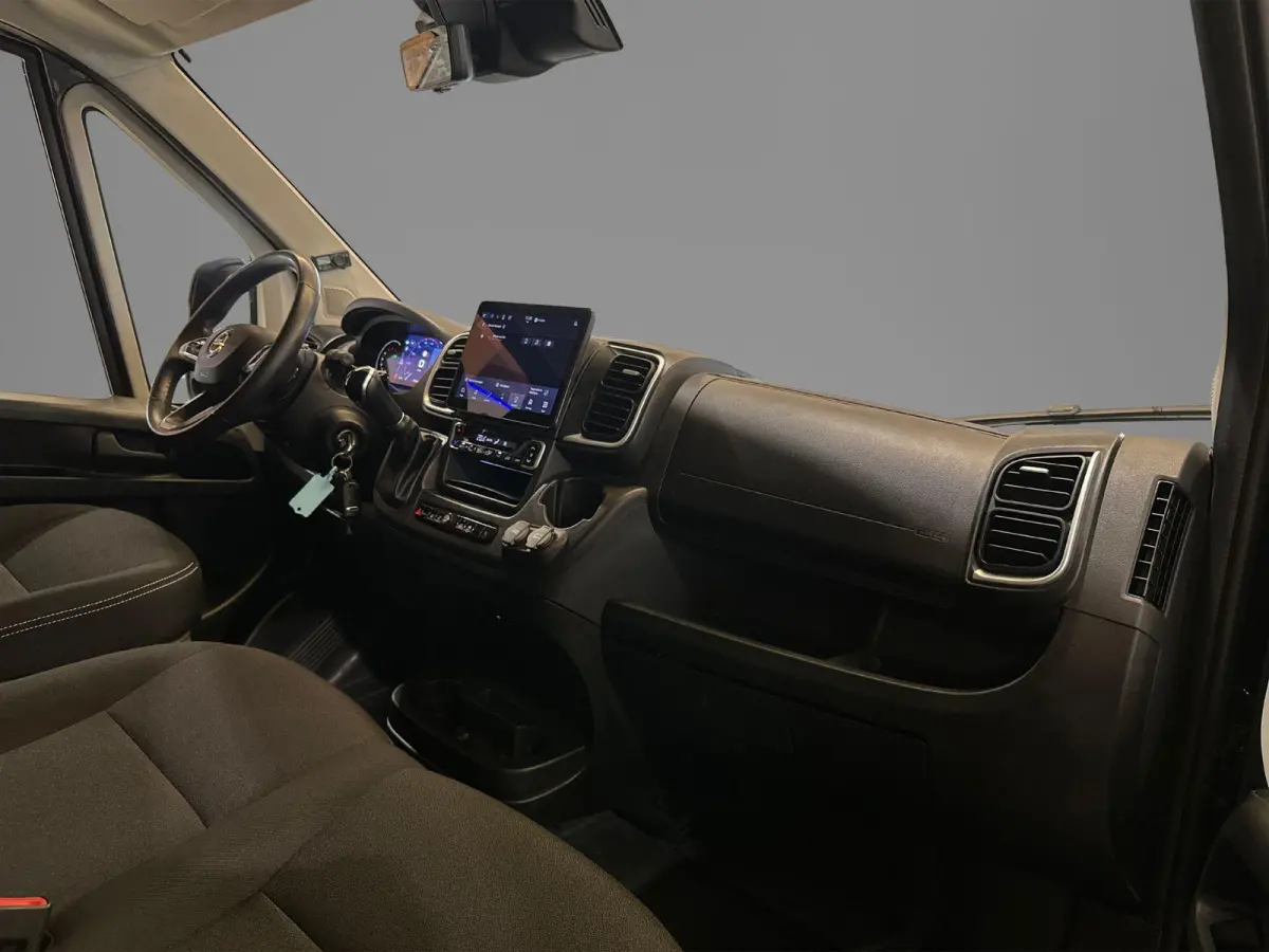 2.2D 180 S&S L2H2 3.5t | Automaat | Navigatie | Climate control | Trekhaak | Zeer compleet! | Demo Sale