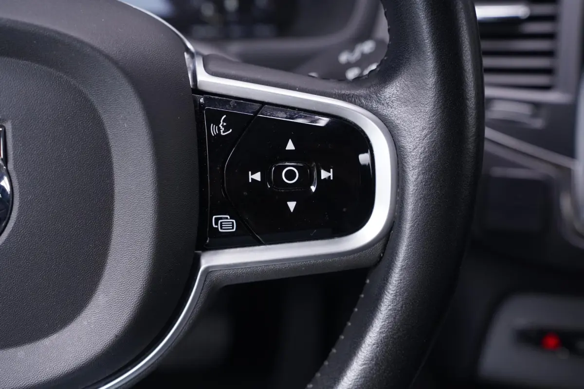 2.0 B5 AWD Inscription Intro Edition navigatie ACC camera nw.prijs 95168.- Apple-carplay ECC wegklapbare trekhaak PDC v+a LED-verlichting Drivers-assist electrische achterklep stoelverwarmin
