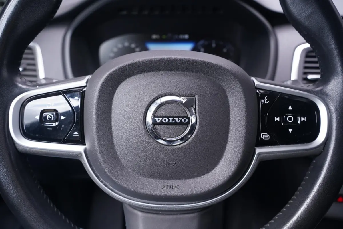 2.0 B5 AWD Inscription Intro Edition navigatie ACC camera nw.prijs 95168.- Apple-carplay ECC wegklapbare trekhaak PDC v+a LED-verlichting Drivers-assist electrische achterklep stoelverwarmin