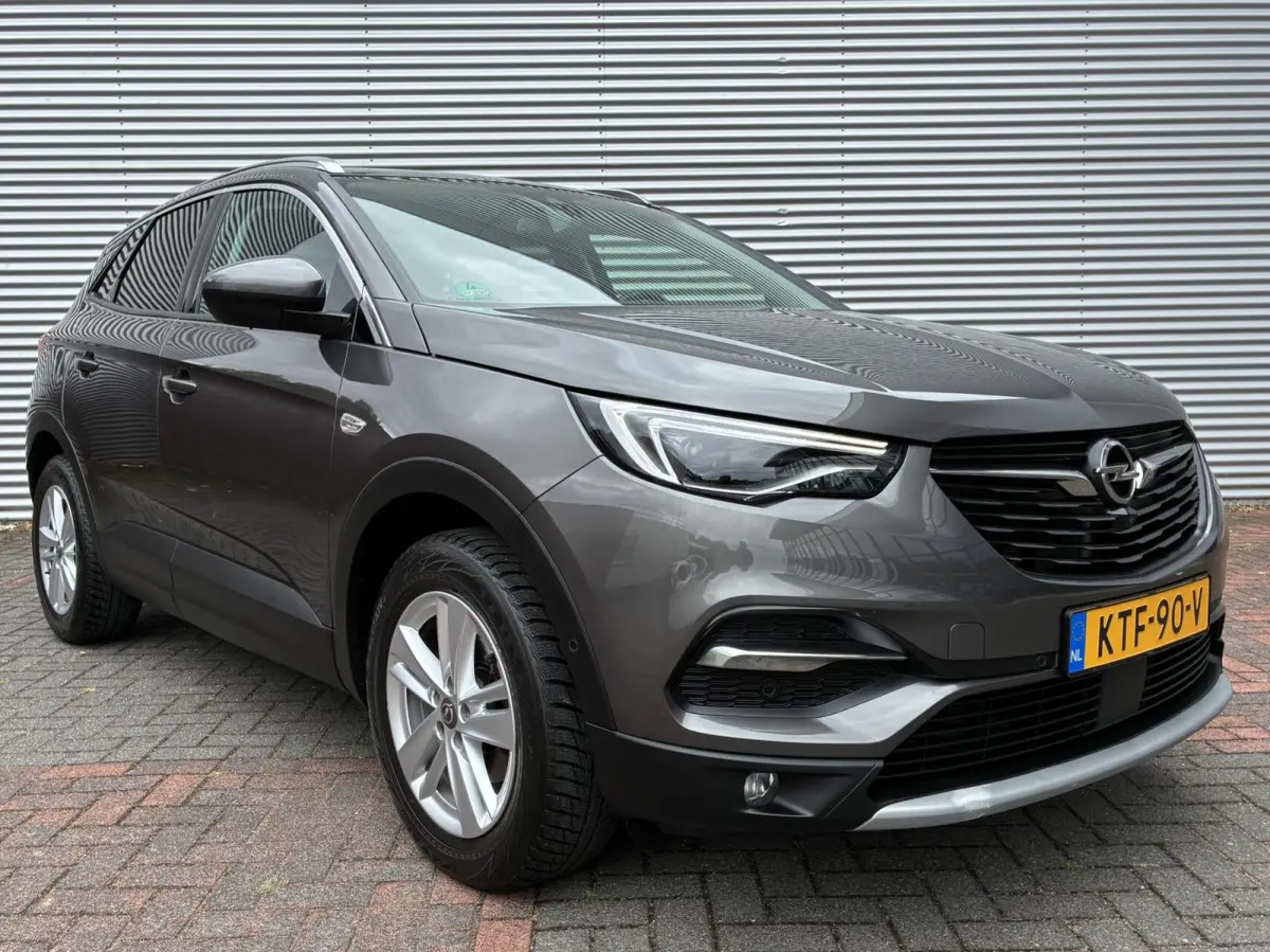 1.2 Turbo Innovation Led Carplay Cruise Pdc Eerste Eigenaar Vol Opties trekhaak 360 Camera Stof|Leer Uniek 20555 KM Gereden Nieuwstaat Dealer Onderhouden incl 12 maanden garantie