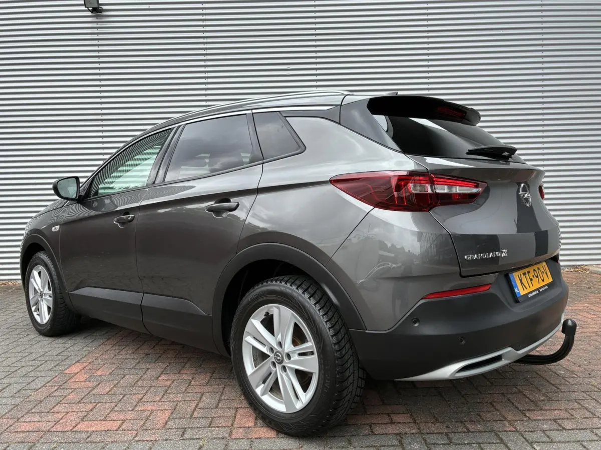 1.2 Turbo Innovation Led Carplay Cruise Pdc Eerste Eigenaar Vol Opties trekhaak 360 Camera Stof|Leer Uniek 20555 KM Gereden Nieuwstaat Dealer Onderhouden incl 12 maanden garantie
