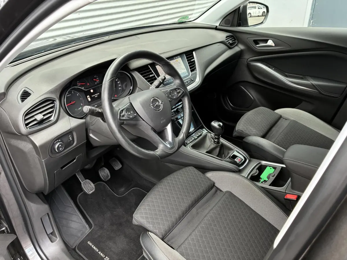 1.2 Turbo Innovation Led Carplay Cruise Pdc Eerste Eigenaar Vol Opties trekhaak 360 Camera Stof|Leer Uniek 20555 KM Gereden Nieuwstaat Dealer Onderhouden incl 12 maanden garantie