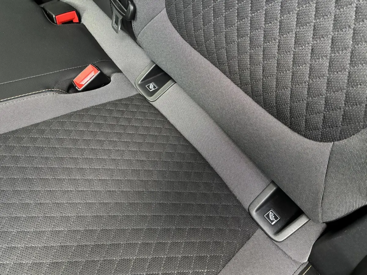 1.2 Turbo Innovation Led Carplay Cruise Pdc Eerste Eigenaar Vol Opties trekhaak 360 Camera Stof|Leer Uniek 20555 KM Gereden Nieuwstaat Dealer Onderhouden incl 12 maanden garantie
