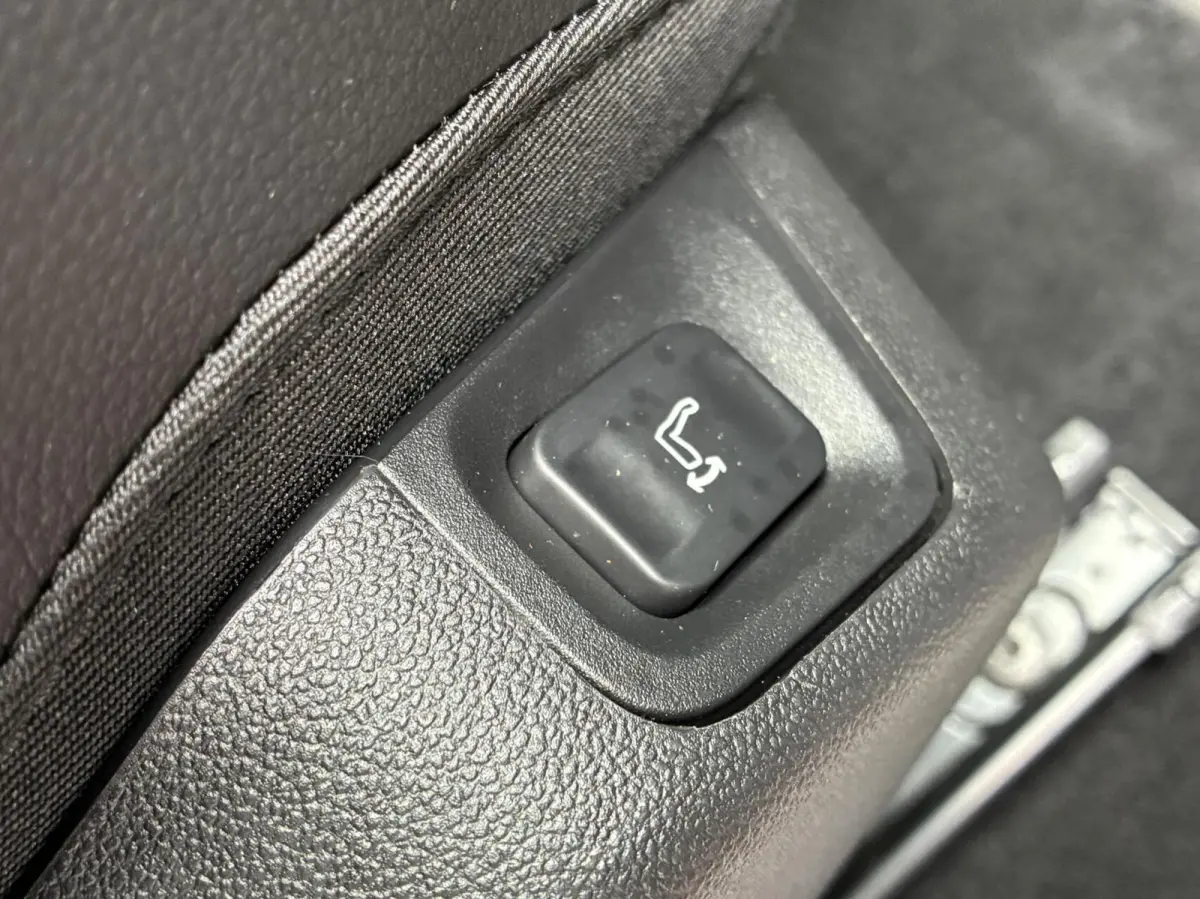 1.2 Turbo Innovation Led Carplay Cruise Pdc Eerste Eigenaar Vol Opties trekhaak 360 Camera Stof|Leer Uniek 20555 KM Gereden Nieuwstaat Dealer Onderhouden incl 12 maanden garantie