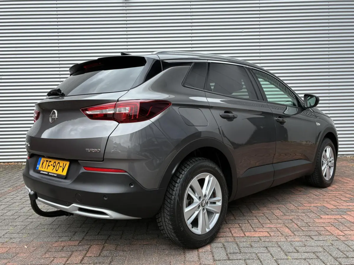 1.2 Turbo Innovation Led Carplay Cruise Pdc Eerste Eigenaar Vol Opties trekhaak 360 Camera Stof|Leer Uniek 20555 KM Gereden Nieuwstaat Dealer Onderhouden incl 12 maanden garantie