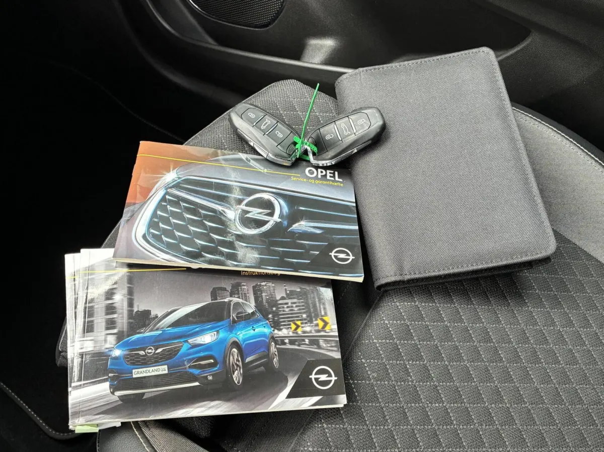 1.2 Turbo Innovation Led Carplay Cruise Pdc Eerste Eigenaar Vol Opties trekhaak 360 Camera Stof|Leer Uniek 20555 KM Gereden Nieuwstaat Dealer Onderhouden incl 12 maanden garantie