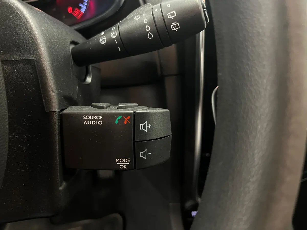 1.2 16V / 5-DEURS / NAVI / AIRCO /