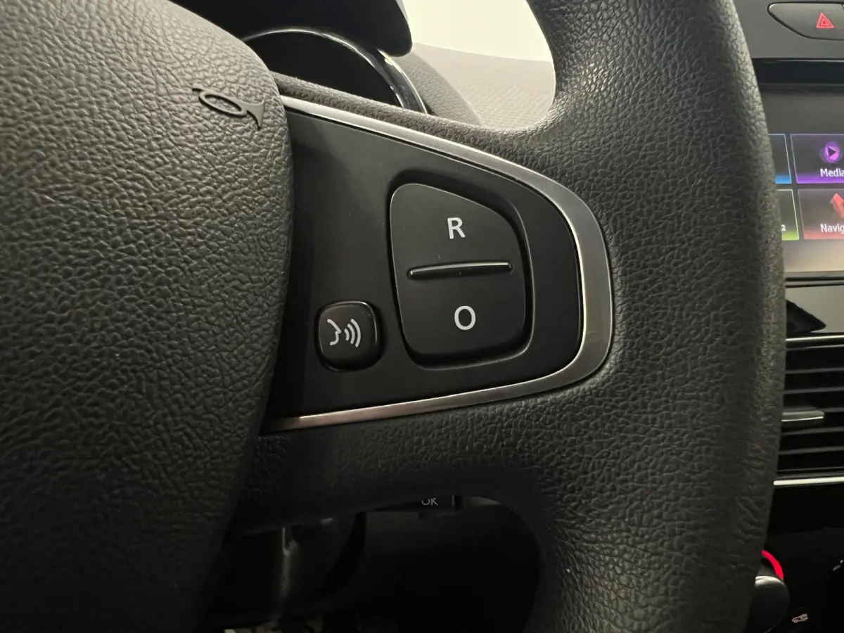 1.2 16V / 5-DEURS / NAVI / AIRCO /
