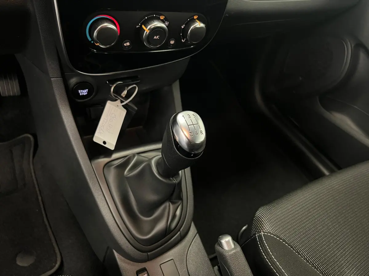 1.2 16V / 5-DEURS / NAVI / AIRCO /