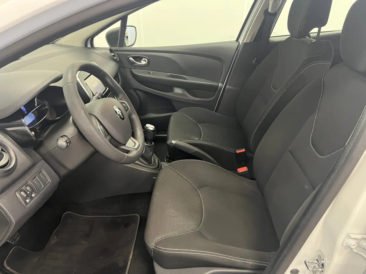 1.2 16V / 5-DEURS / NAVI / AIRCO /
