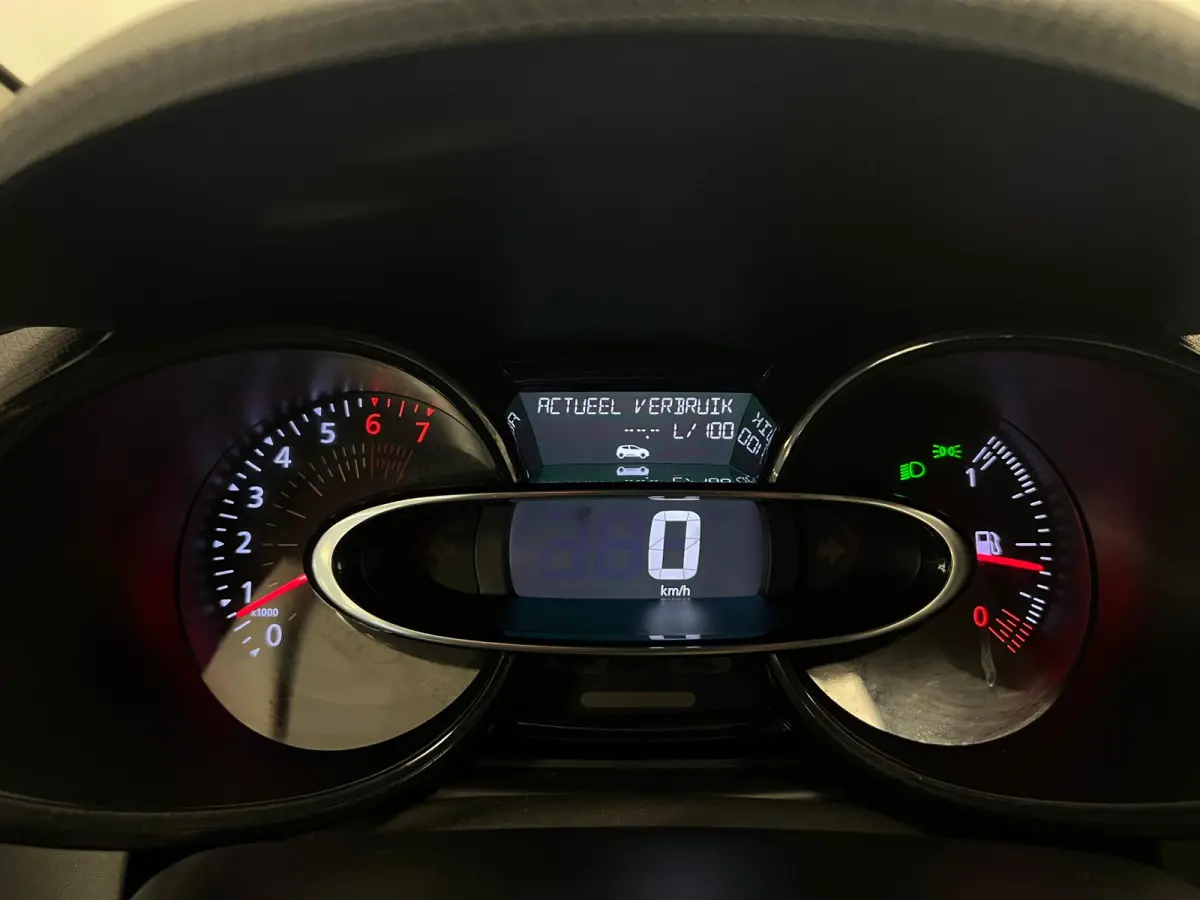 1.2 16V / 5-DEURS / NAVI / AIRCO /