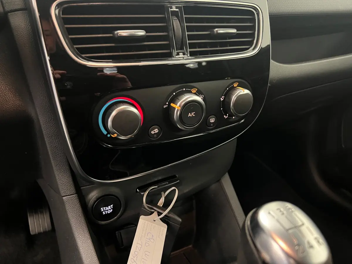 1.2 16V / 5-DEURS / NAVI / AIRCO /