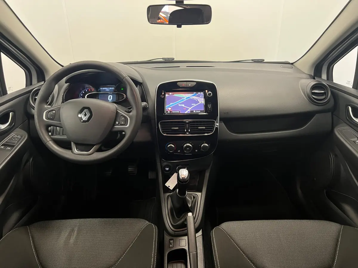 1.2 16V / 5-DEURS / NAVI / AIRCO /