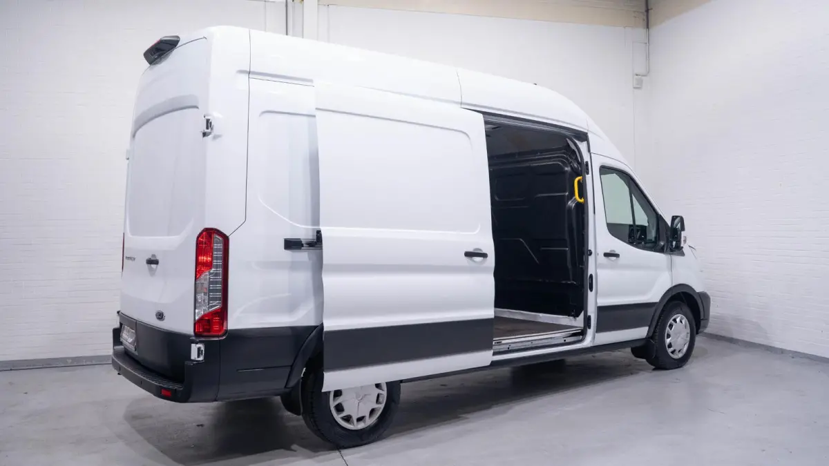 2.0 TDCI 130 pk L3H3 Trend Navi, Camera, DAB+ Dodehoek Assist, Laadruimte Pakket, PDC V+A, Hoog Dak, 3-Zits