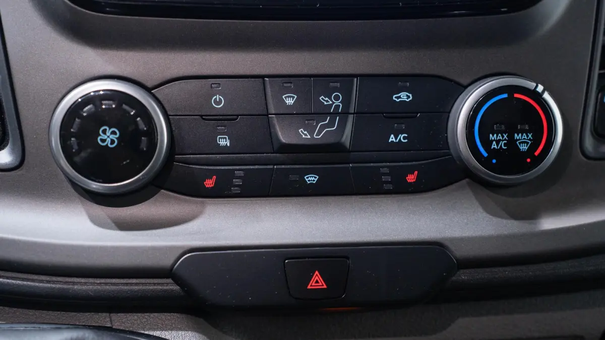2.0 TDCI 130 pk L3H3 Trend Navi, Camera, DAB+ Dodehoek Assist, Laadruimte Pakket, PDC V+A, Hoog Dak, 3-Zits
