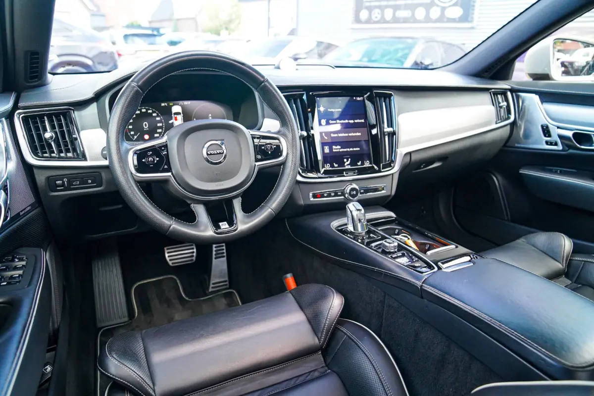 2.0 T8 AWD R-design | VOSSEN Velgen | Schuifdak | LED | 360 cam | Apple carplay | Luxe Leder | Bowers&Wilkins | HuD