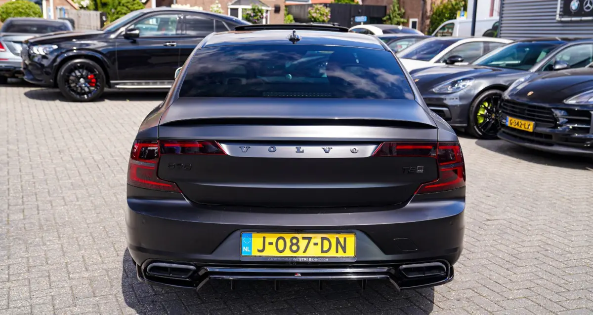 2.0 T8 AWD R-design | VOSSEN Velgen | Schuifdak | LED | 360 cam | Apple carplay | Luxe Leder | Bowers&Wilkins | HuD