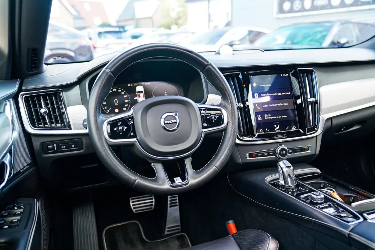 2.0 T8 AWD R-design | VOSSEN Velgen | Schuifdak | LED | 360 cam | Apple carplay | Luxe Leder | Bowers&Wilkins | HuD