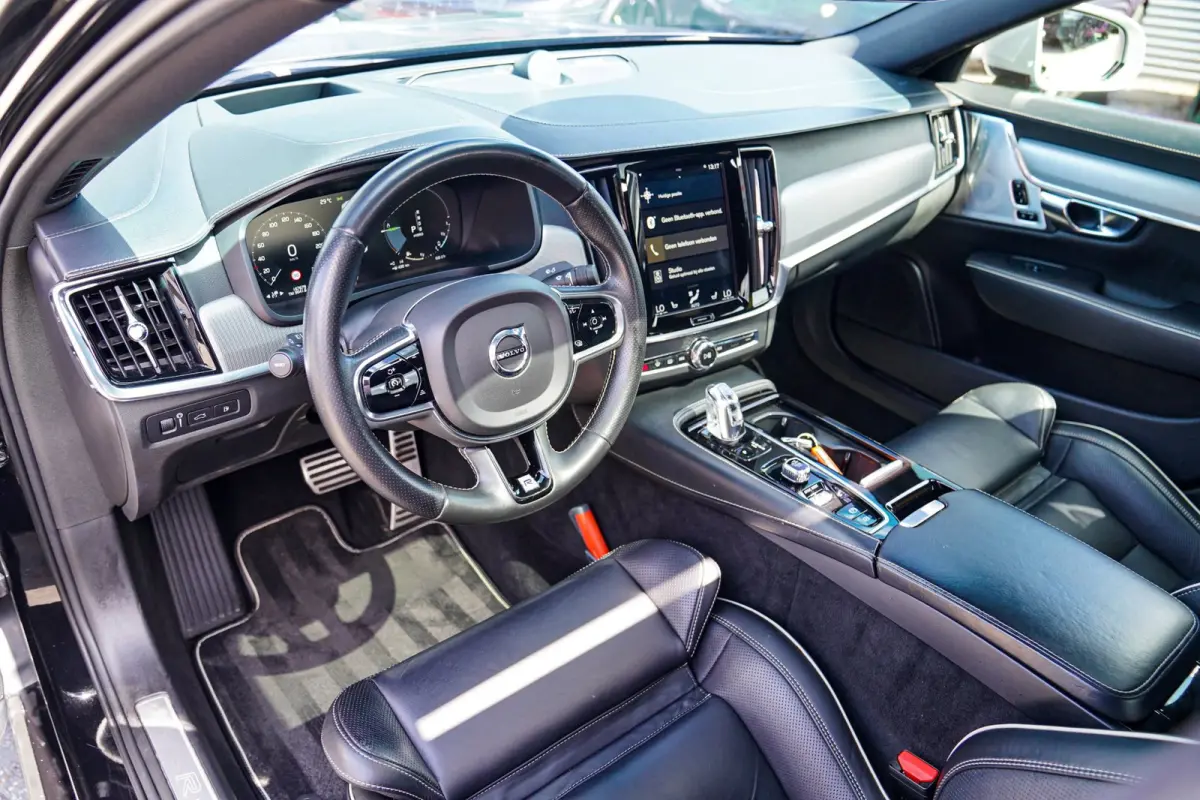 2.0 T8 AWD R-design | VOSSEN Velgen | Schuifdak | LED | 360 cam | Apple carplay | Luxe Leder | Bowers&Wilkins | HuD