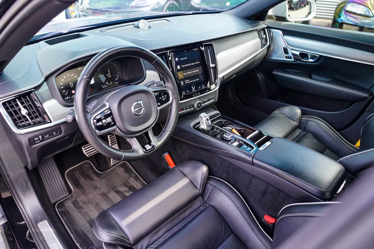 2.0 T8 AWD R-design | VOSSEN Velgen | Schuifdak | LED | 360 cam | Apple carplay | Luxe Leder | Bowers&Wilkins | HuD