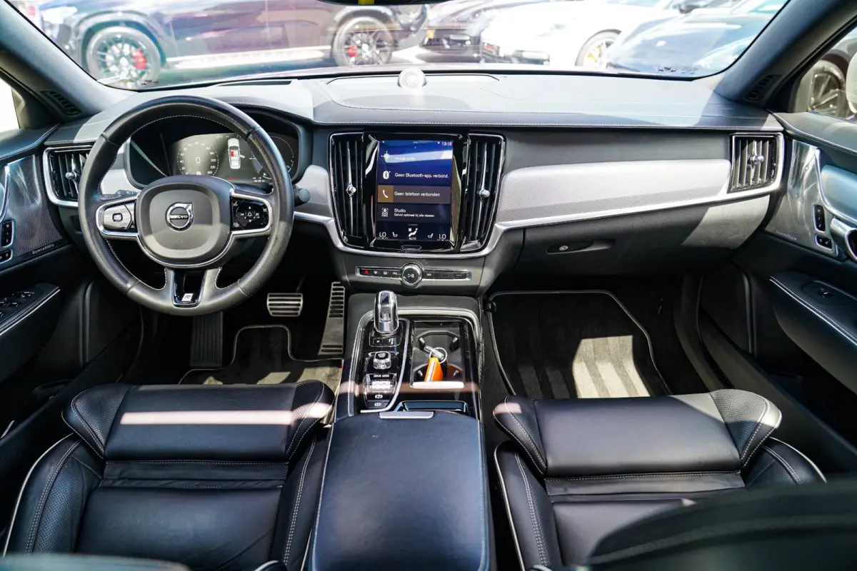 2.0 T8 AWD R-design | VOSSEN Velgen | Schuifdak | LED | 360 cam | Apple carplay | Luxe Leder | Bowers&Wilkins | HuD
