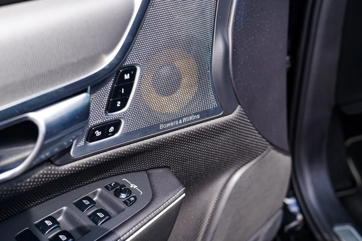 2.0 T8 AWD R-design | VOSSEN Velgen | Schuifdak | LED | 360 cam | Apple carplay | Luxe Leder | Bowers&Wilkins | HuD