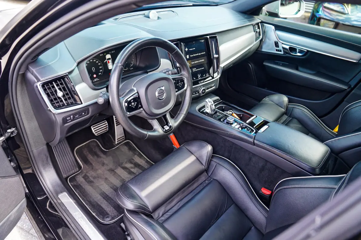 2.0 T8 AWD R-design | VOSSEN Velgen | Schuifdak | LED | 360 cam | Apple carplay | Luxe Leder | Bowers&Wilkins | HuD