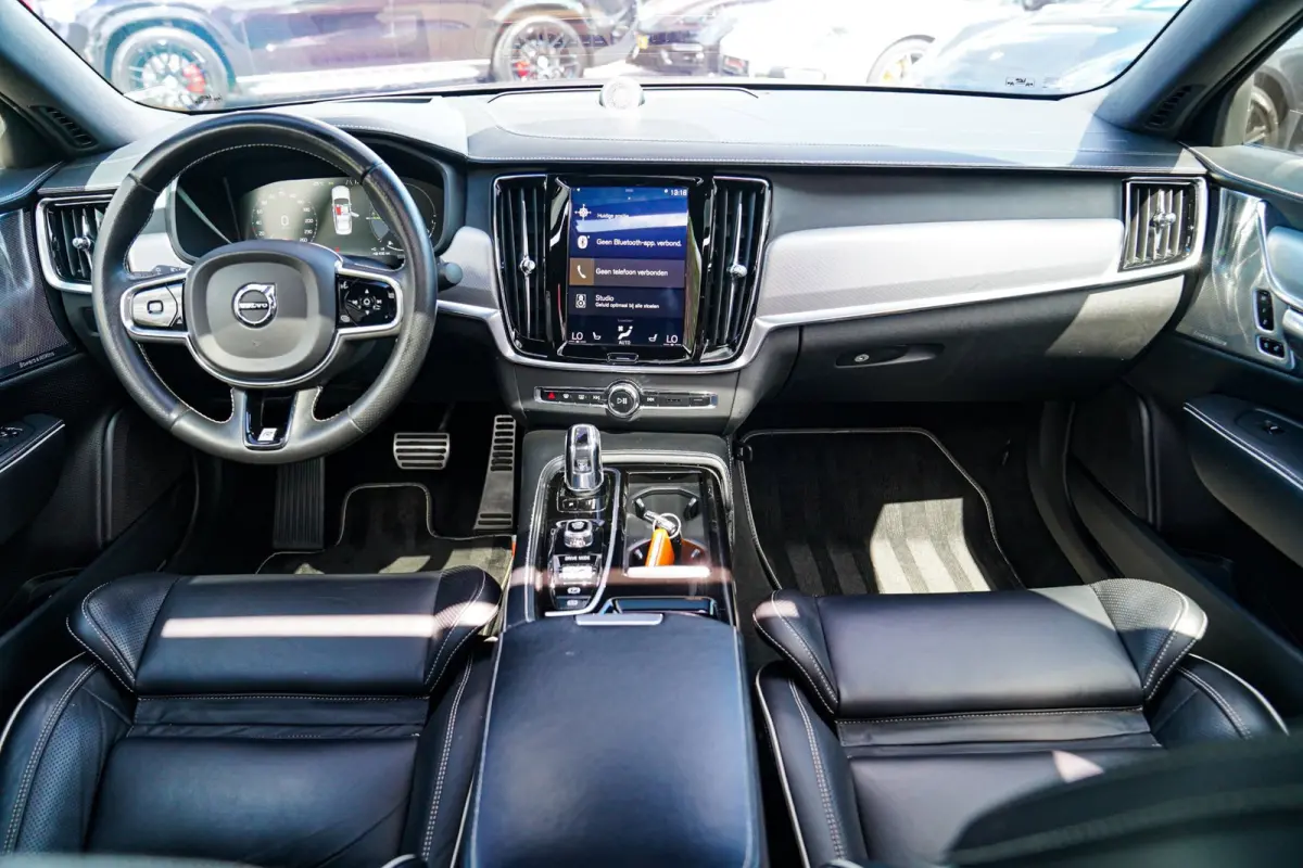 2.0 T8 AWD R-design | VOSSEN Velgen | Schuifdak | LED | 360 cam | Apple carplay | Luxe Leder | Bowers&Wilkins | HuD