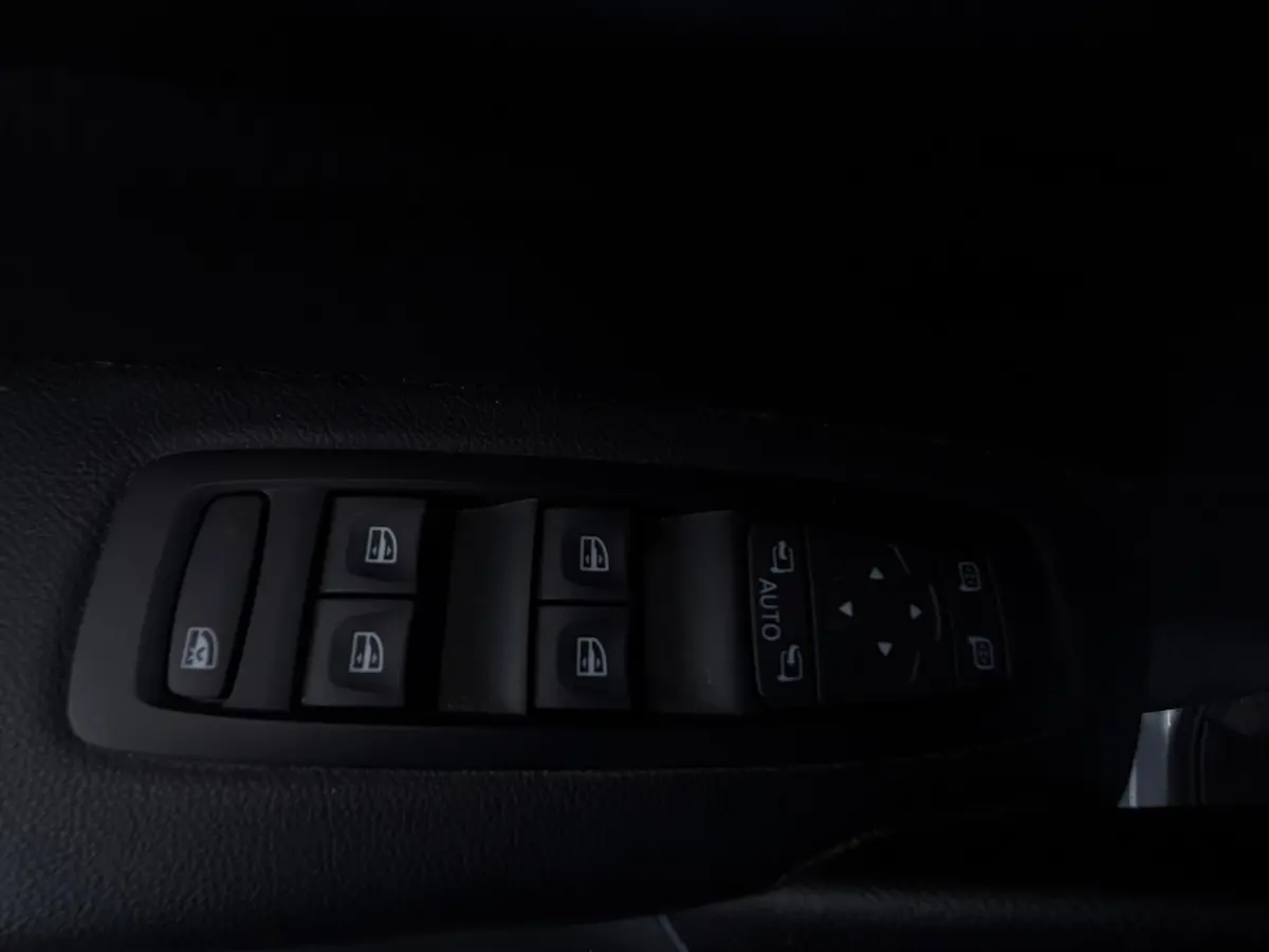 1.3 TCe Intens LED / VOLLEER / CAMERA