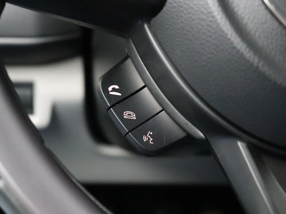 1.2 Comfort Smart Hybrid | Airco | Cruise Control | Apple Carplay & Android Auto |