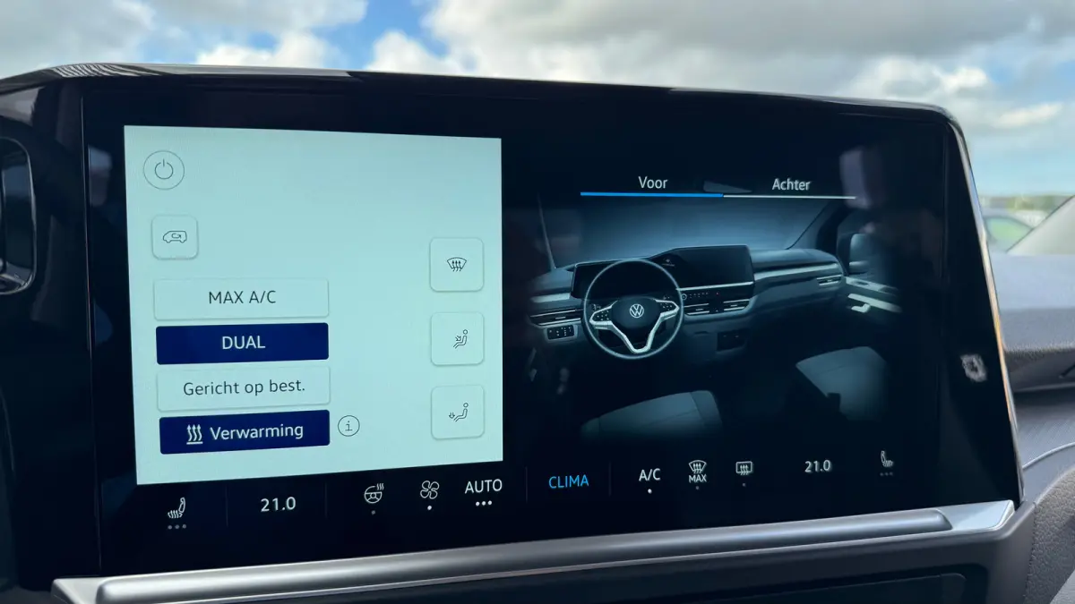Caravelle 8 persoons Style 218PK/160kW 64 kWh | Achteruitrijcamera | Airco (automatisch) | Airco separaat achter