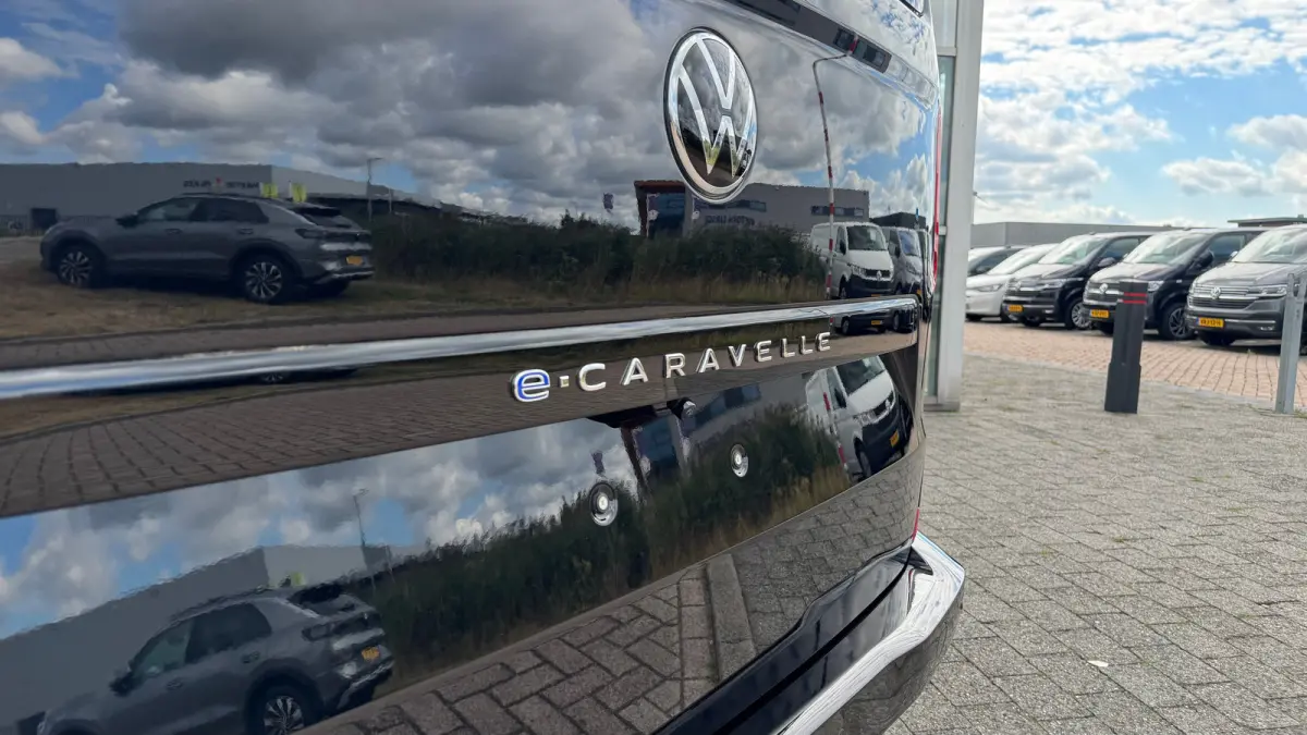 Caravelle 8 persoons Style 218PK/160kW 64 kWh | Achteruitrijcamera | Airco (automatisch) | Airco separaat achter