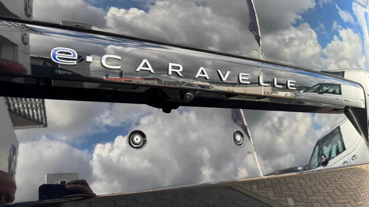 Caravelle 8 persoons Style 218PK/160kW 64 kWh | Achteruitrijcamera | Airco (automatisch) | Airco separaat achter
