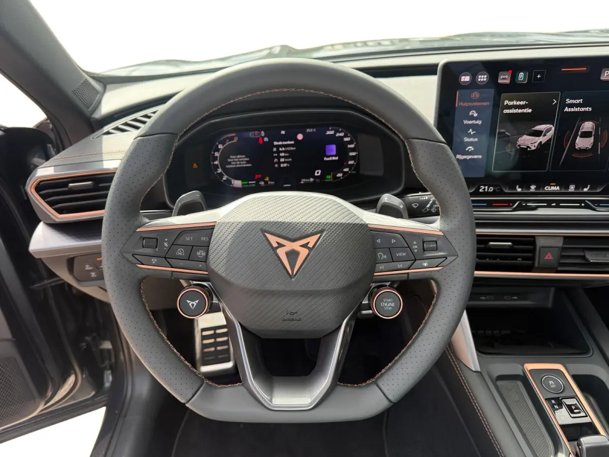 1.5 TSI e-Hybrid Business Afneembare trekhaak | panorama dak | stoel/stuur verwarming | Carplay |