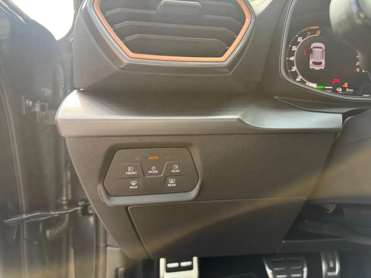 1.5 TSI e-Hybrid Business Afneembare trekhaak | panorama dak | stoel/stuur verwarming | Carplay |