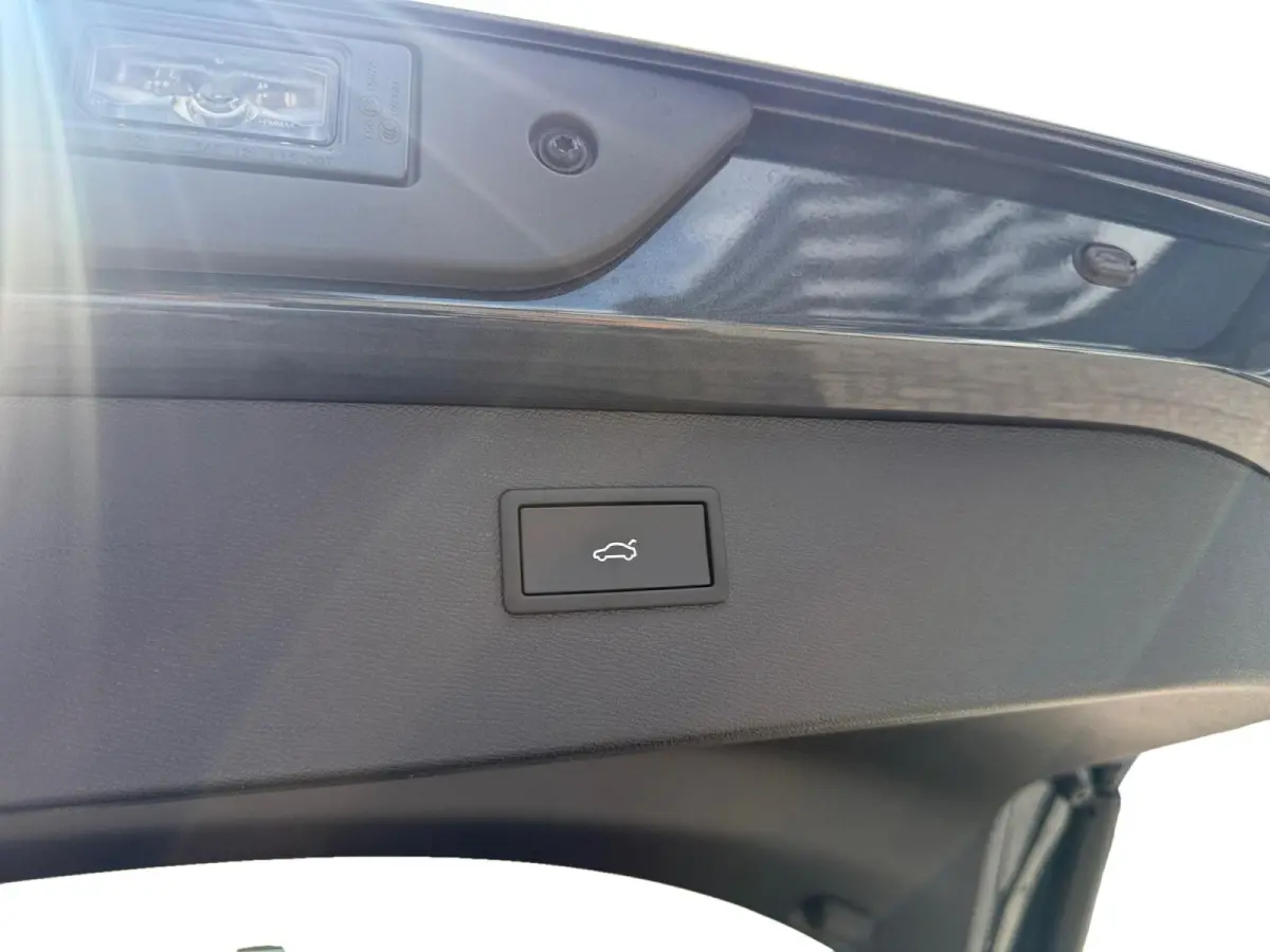 1.5 TSI e-Hybrid Business Afneembare trekhaak | panorama dak | stoel/stuur verwarming | Carplay |