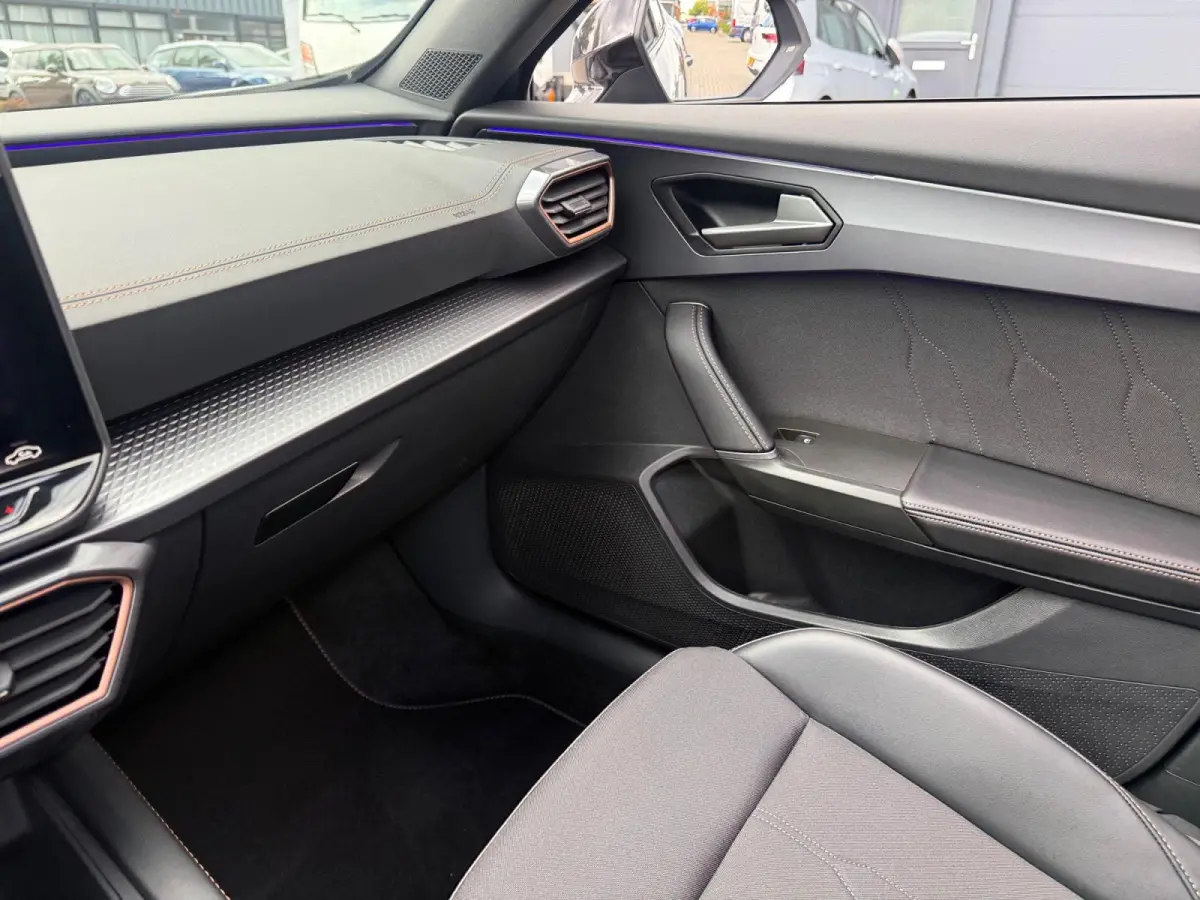 1.5 TSI e-Hybrid Business Afneembare trekhaak | panorama dak | stoel/stuur verwarming | Carplay |