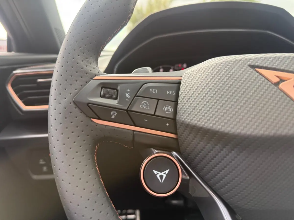 1.5 TSI e-Hybrid Business Afneembare trekhaak | panorama dak | stoel/stuur verwarming | Carplay |