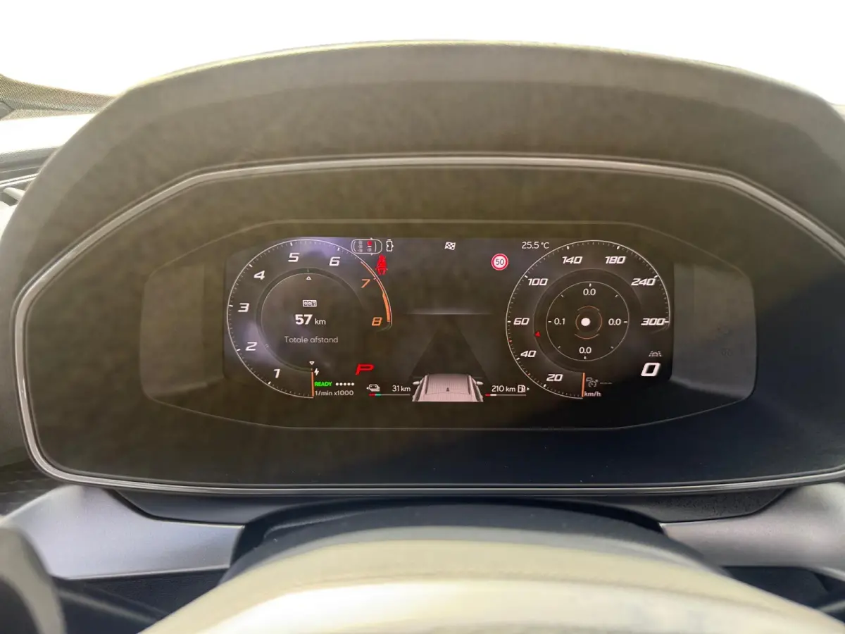 1.5 TSI e-Hybrid Business Afneembare trekhaak | panorama dak | stoel/stuur verwarming | Carplay |