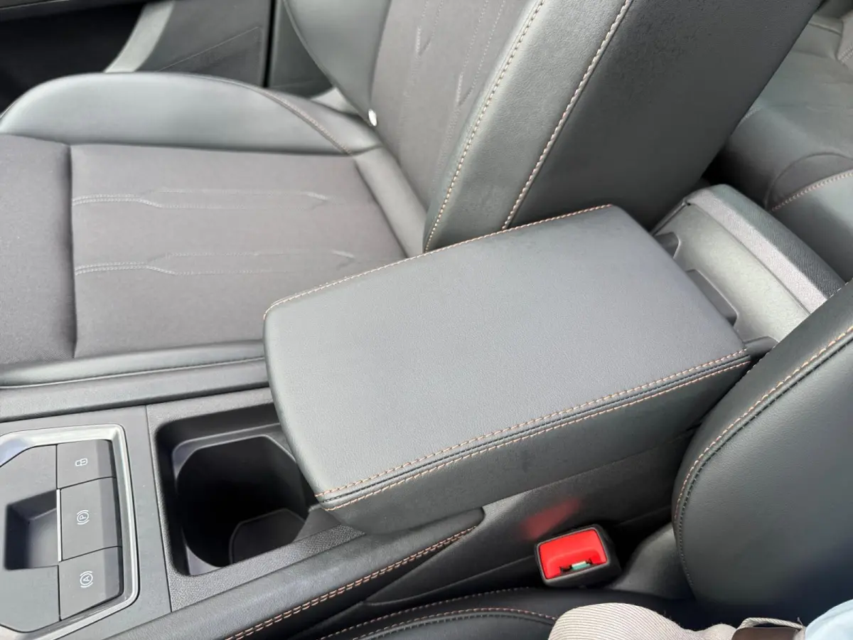 1.5 TSI e-Hybrid Business Afneembare trekhaak | panorama dak | stoel/stuur verwarming | Carplay |