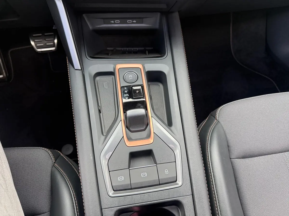 1.5 TSI e-Hybrid Business Afneembare trekhaak | panorama dak | stoel/stuur verwarming | Carplay |