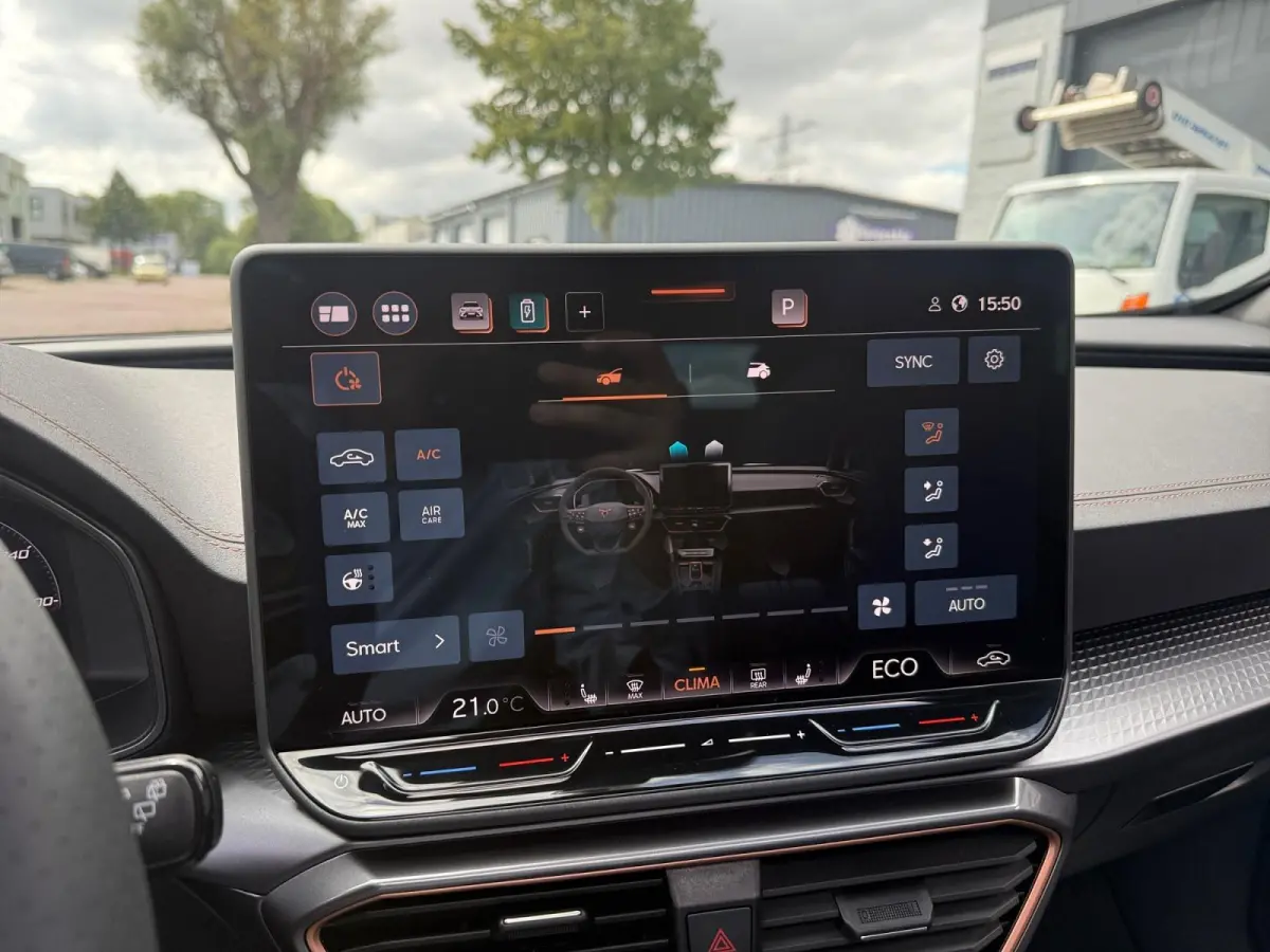 1.5 TSI e-Hybrid Business Afneembare trekhaak | panorama dak | stoel/stuur verwarming | Carplay |