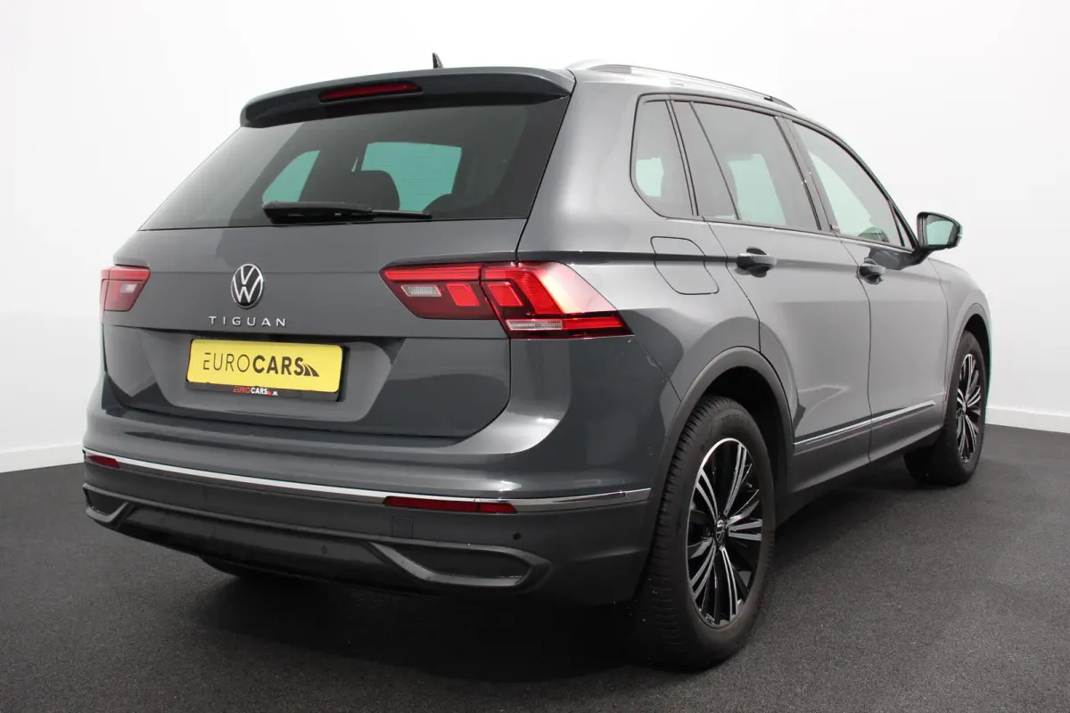 1.5 TSI DSG Active Navigatie App connect Wireless Adaptieve Cruise Control Travel Assist Parkeersensoren Camera Park Assist Stoel- en stuurverwarming Elektrische achterklep Virtual Cockpit