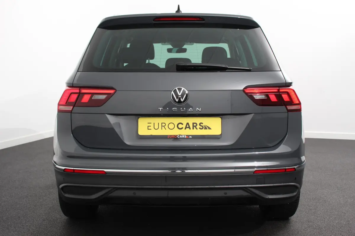 1.5 TSI DSG Active Navigatie App connect Wireless Adaptieve Cruise Control Travel Assist Parkeersensoren Camera Park Assist Stoel- en stuurverwarming Elektrische achterklep Virtual Cockpit