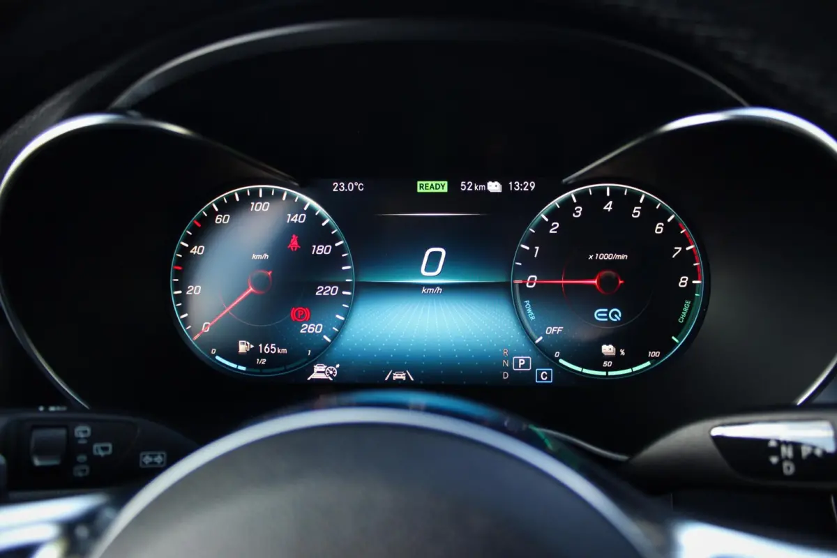 4MATIC AMG Line // Burmester | Trekhaak | Panoramadak | 92% SoH | 360 Camera | Virtual Cockpit | Night Pack | CarPlay & Android Auto