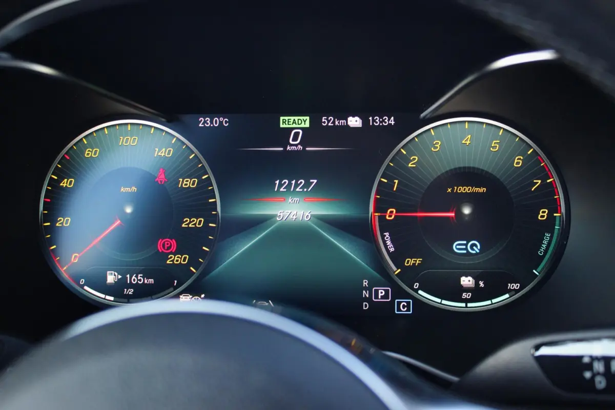 4MATIC AMG Line // Burmester | Trekhaak | Panoramadak | 92% SoH | 360 Camera | Virtual Cockpit | Night Pack | CarPlay & Android Auto